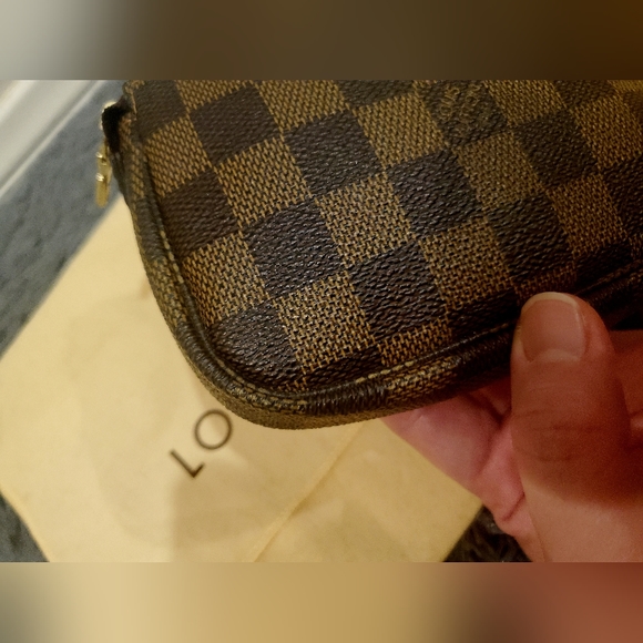 Louis Vuitton mini pochette damier ebene - Picture 12 of 16
